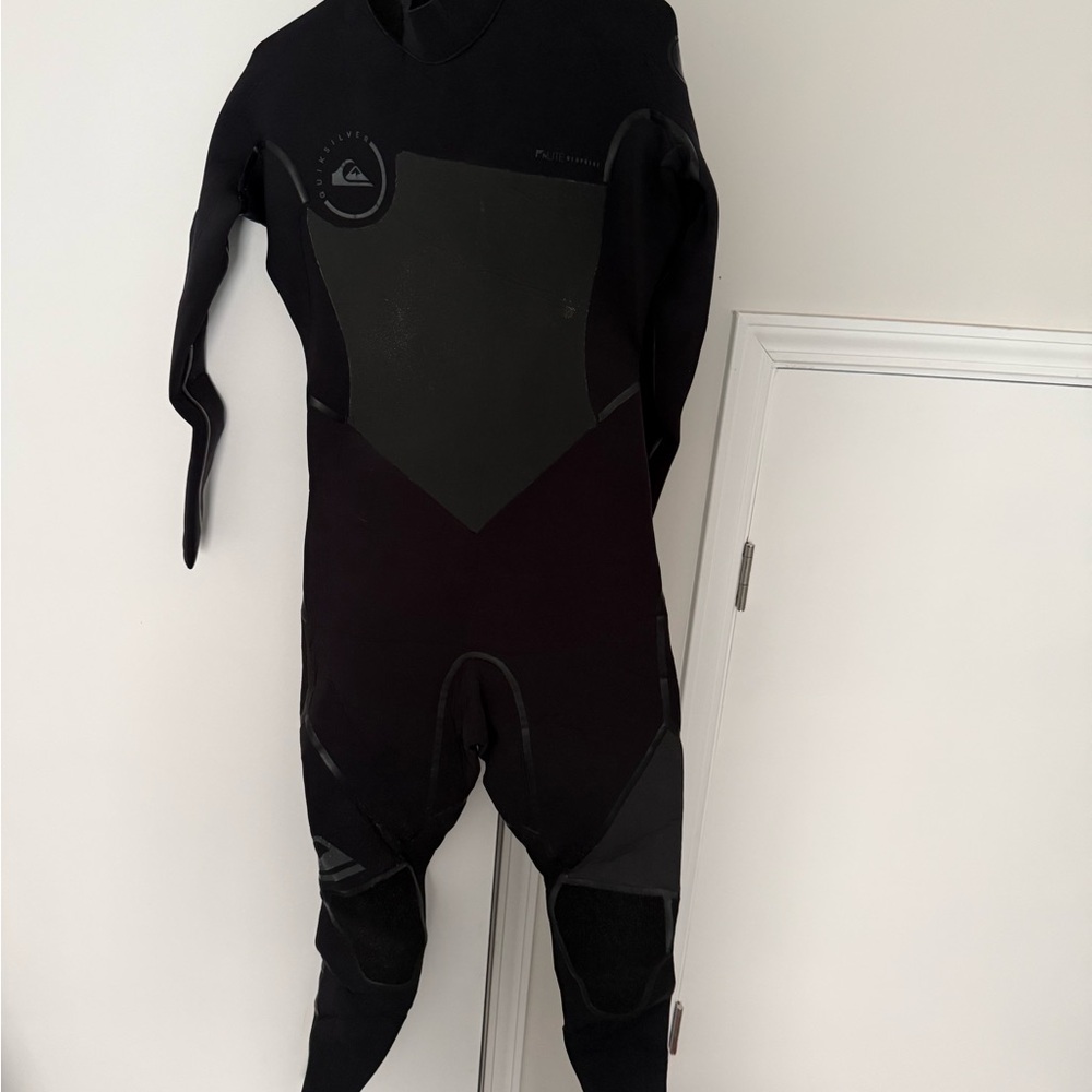 Quiksilver men’s full body Wetsuit back zip